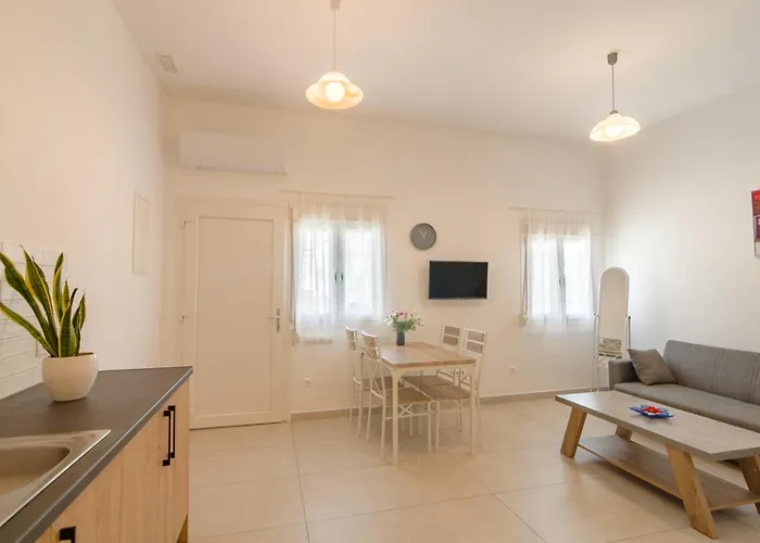 Ξενοδοχείο με διαμερίσματα Spilia Mykonos 4*